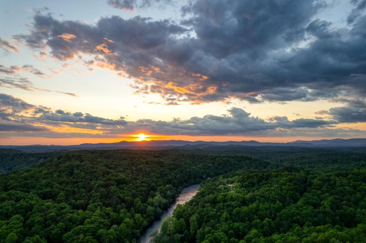 Trout N' About Your Blue Ridge Mountains Retreat, Hot Tub + Game Room! Ellijay Exteriör bild