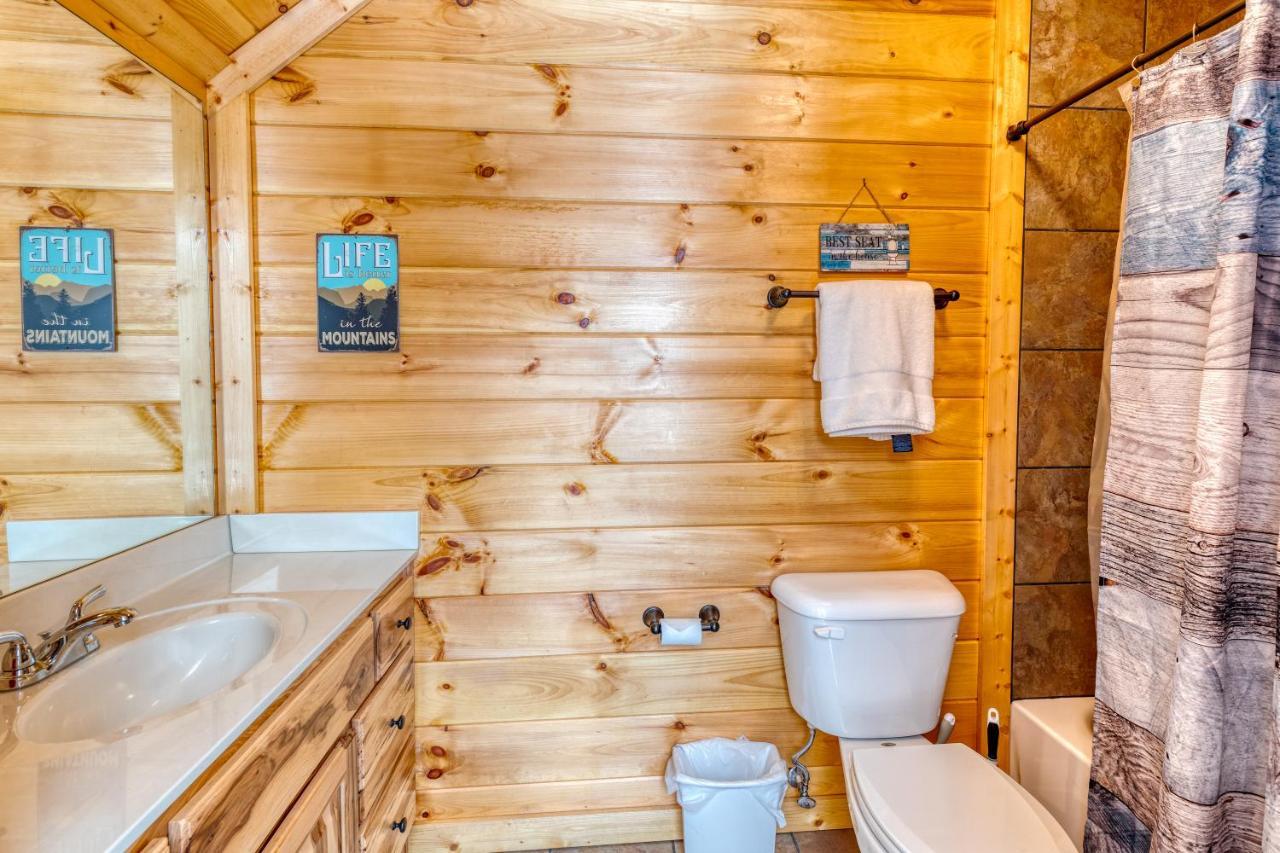 Trout N' About Your Blue Ridge Mountains Retreat, Hot Tub + Game Room! Ellijay Exteriör bild