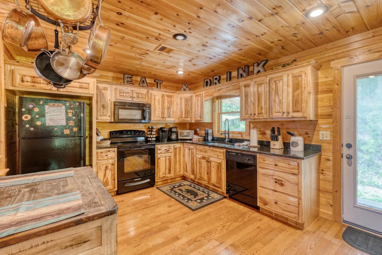 Trout N' About Your Blue Ridge Mountains Retreat, Hot Tub + Game Room! Ellijay Exteriör bild